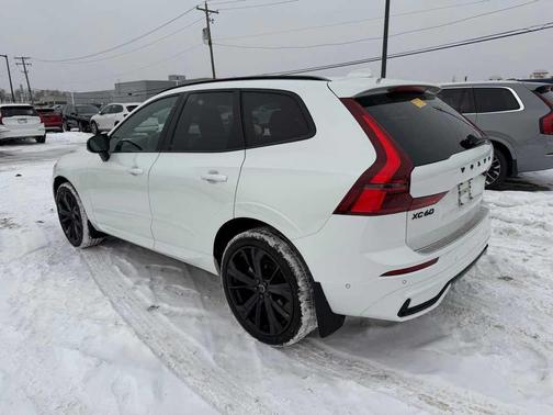 2026 Volvo XC60 B5 Ultra Black Edition