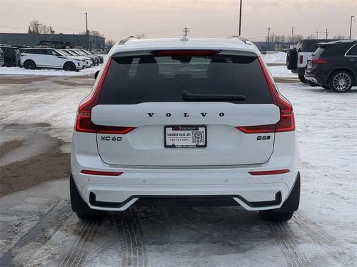 2026 Volvo XC60 B5 Ultra Black Edition