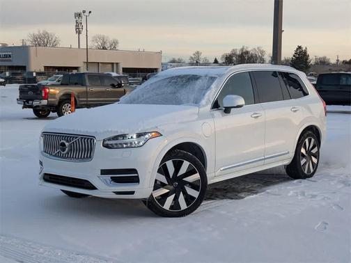 2025 Volvo XC90 Plug-In Hybrid T8 Plus 6-Seater
