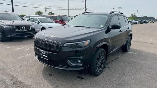 Diamond Black Crystal Pearlcoat 2019 Jeep Cherokee High Altitude