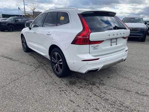 2018 Volvo XC60 T5 Momentum