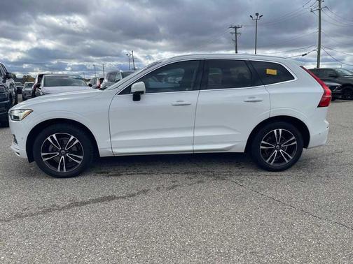 2018 Volvo XC60 T5 Momentum