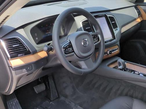 2024 Volvo XC90 Recharge Plug-In Hybrid T8 Plus Bright Theme 7-Seater