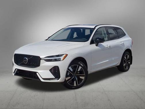 Crystal White Metallic 2026 Volvo XC60 B5 Plus