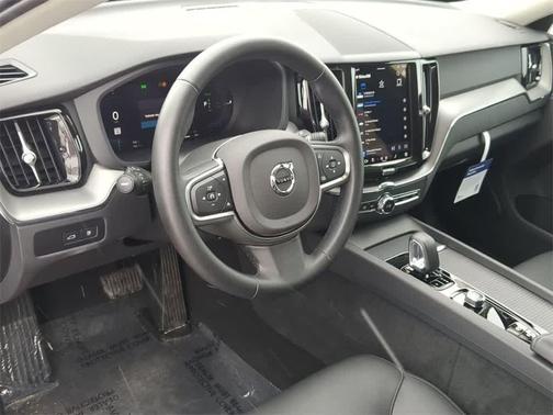 2025 Volvo XC60 Plug-In Hybrid T8 Core