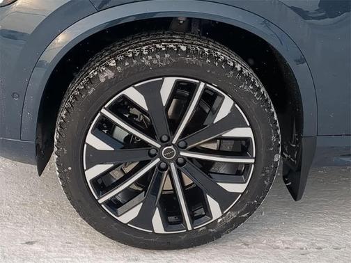 2026 Volvo XC90 Ultra Dark Theme, B6 AWD Gas (mild hybrid), Gasoline, 7 Seats