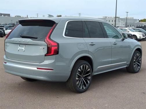 2026 Volvo XC90 B6 Plus 7-Seater