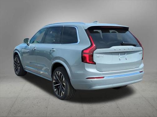 2025 Volvo XC90 B6 Plus 7-Seater