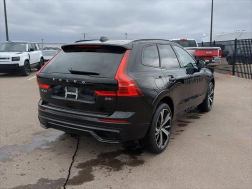 2025 Volvo XC60 B5 Ultra