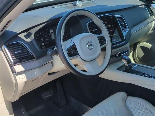 2022 Volvo XC90 T6 Inscription