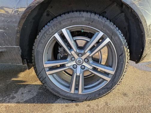 2019 Volvo XC60 T6 Momentum