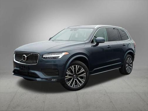 2022 Volvo XC90 T5 Momentum
