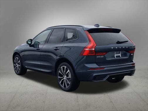 2025 Volvo XC60 B5 Plus