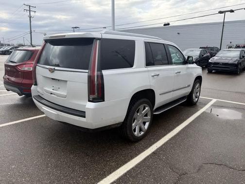 2018 Cadillac Escalade Luxury