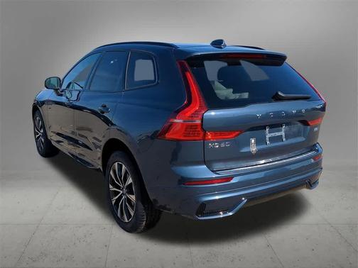 2025 Volvo XC60 Plus