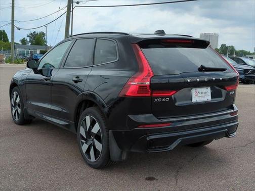 2025 Volvo XC60 Plug-In Hybrid T8 Plus