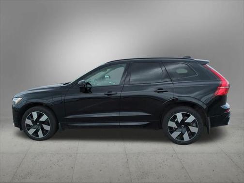 2025 Volvo XC60 Plug-In Hybrid T8 Plus