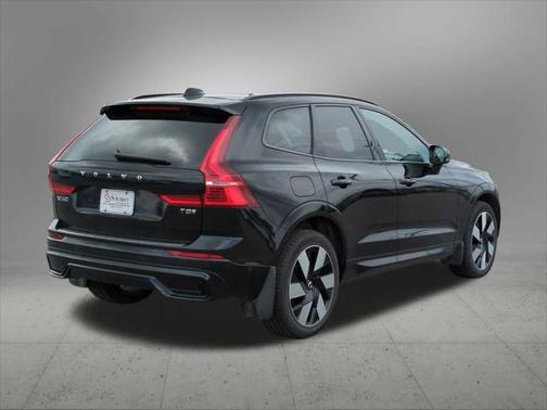 2025 Volvo XC60 Plug-In Hybrid T8 Plus
