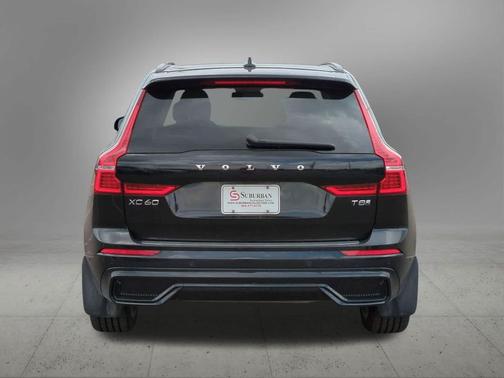 2025 Volvo XC60 Plug-In Hybrid T8 Plus