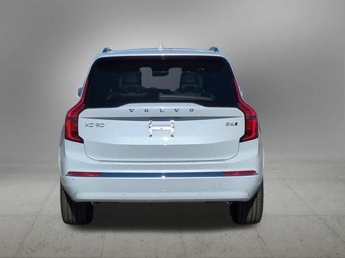 White 2026 Volvo XC90 B6 Plus 7-Seater