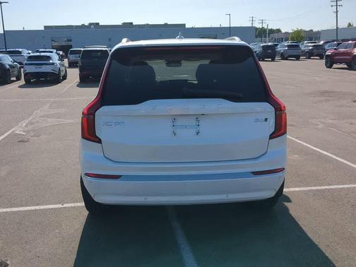Crystal White Pearl 2026 Volvo XC90 Ultra, B6 AWD Gas (mild hybrid), Gasoline, Bright, 7 Seats