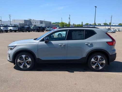 Vapour Grey Metallic 2026 Volvo XC40 Plus, B5 AWD Gas (mild hybrid), Dark