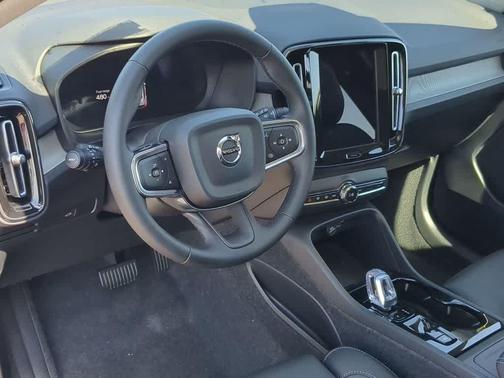 Vapour Grey Metallic 2026 Volvo XC40 Plus, B5 AWD Gas (mild hybrid), Dark