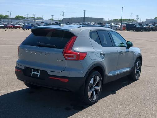 Vapour Grey Metallic 2026 Volvo XC40 Plus, B5 AWD Gas (mild hybrid), Dark