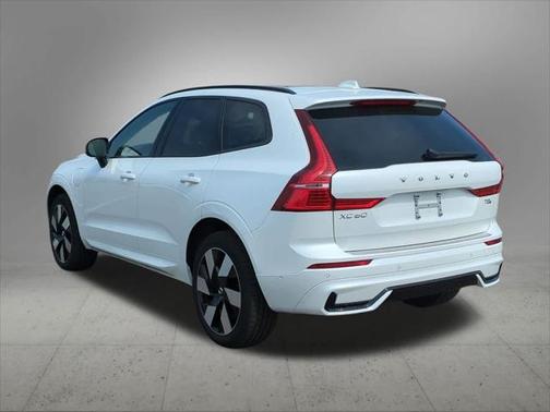 2025 Volvo XC60 Plug-In Hybrid T8 Plus