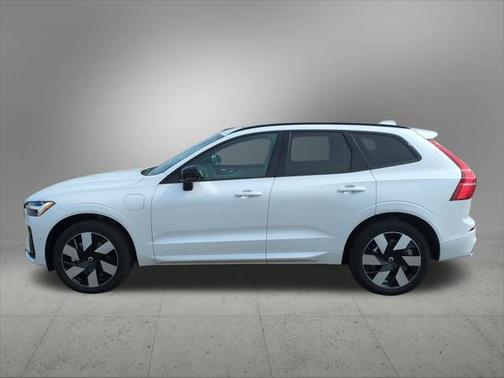 2025 Volvo XC60 Plug-In Hybrid T8 Plus