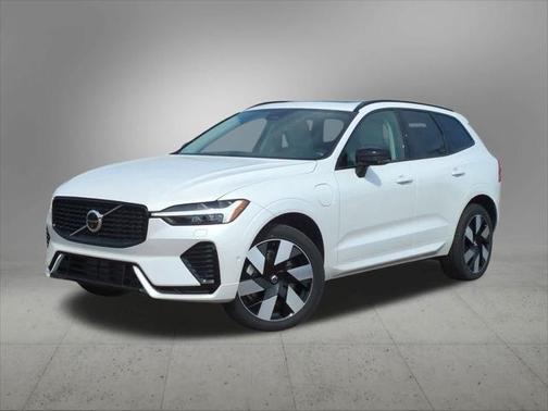2025 Volvo XC60 Plug-In Hybrid T8 Plus
