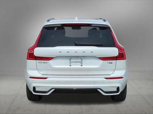 2025 Volvo XC60 Plug-In Hybrid T8 Plus