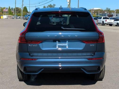 2026 Volvo XC60 B5 Plus