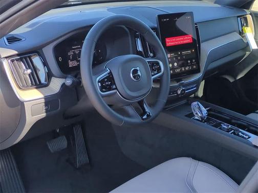 2026 Volvo XC60 B5 Plus