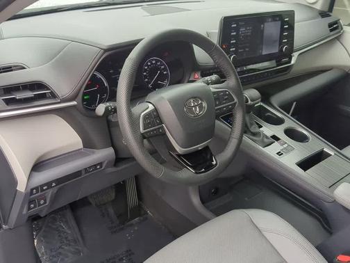 2023 Toyota Sienna Limited