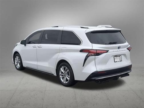 2023 Toyota Sienna Limited