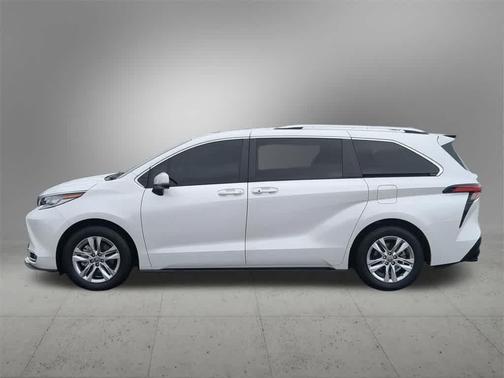 2023 Toyota Sienna Limited