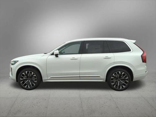 2025 Volvo XC90 B5 Plus 6-Seater