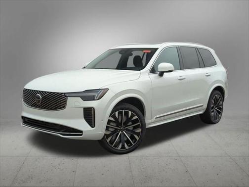 2025 Volvo XC90 B5 Plus 6-Seater