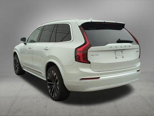 2025 Volvo XC90 B5 Plus 6-Seater