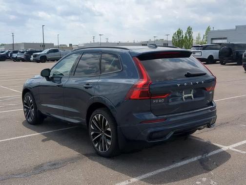 Denim Blue Metallic 2026 Volvo XC60 B5 Ultra