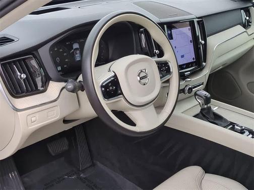 2021 Volvo XC60 T5 Inscription