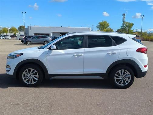 2017 Hyundai TUCSON SE