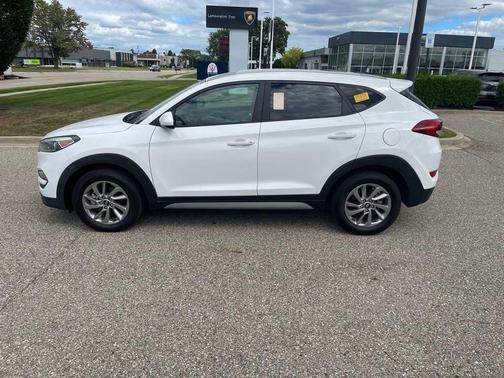 2017 Hyundai TUCSON SE