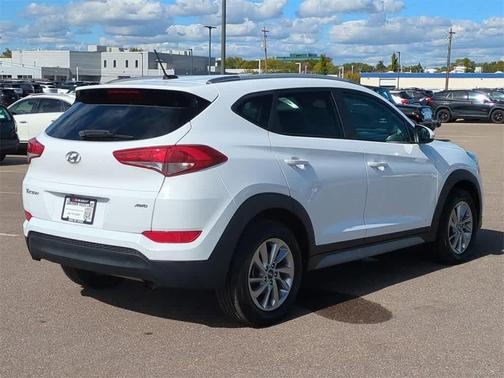 2017 Hyundai TUCSON SE
