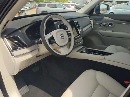 2025 Volvo XC90 B6 Plus 7-Seater
