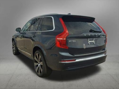 2025 Volvo XC90 B6 Plus 7-Seater