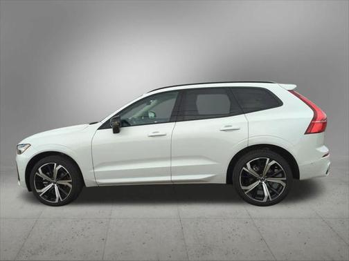 2025 Volvo XC60 B5 Ultra
