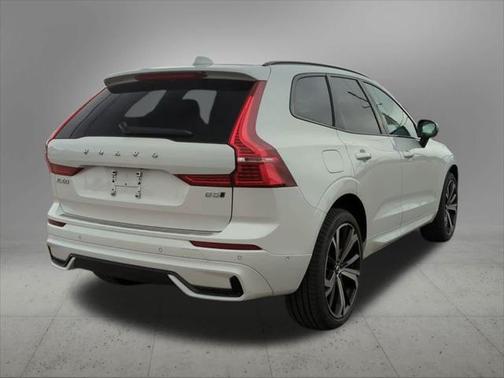 2025 Volvo XC60 B5 Ultra