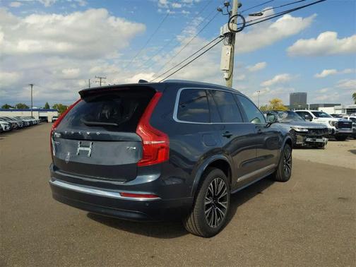 2025 Volvo XC90 Plug-In Hybrid T8 Plus 7-Seater
